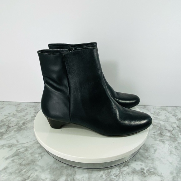 J Jill Leather Ankle Boots Womens 8.5M Black Zip Kitten Heel Almond Toe Preppy - Picture 1 of 10